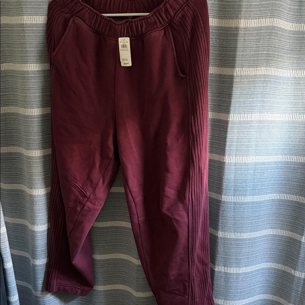 Women aerie  Maroon barrel sweat pants  Pants
